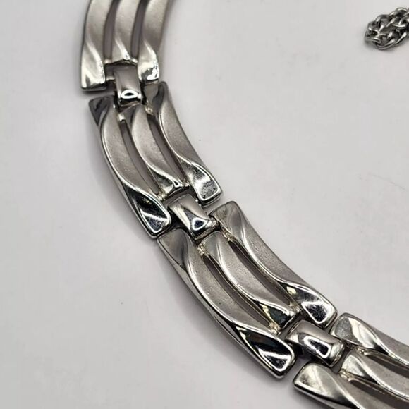 Vintage Trifari Rhodium Necklace Golden Gate 22" - Picture 5 of 9